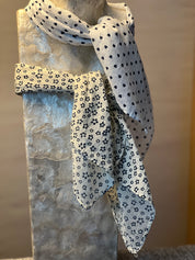 LA FINDS Ditzy Pattern Scarf on Simply Obsessed