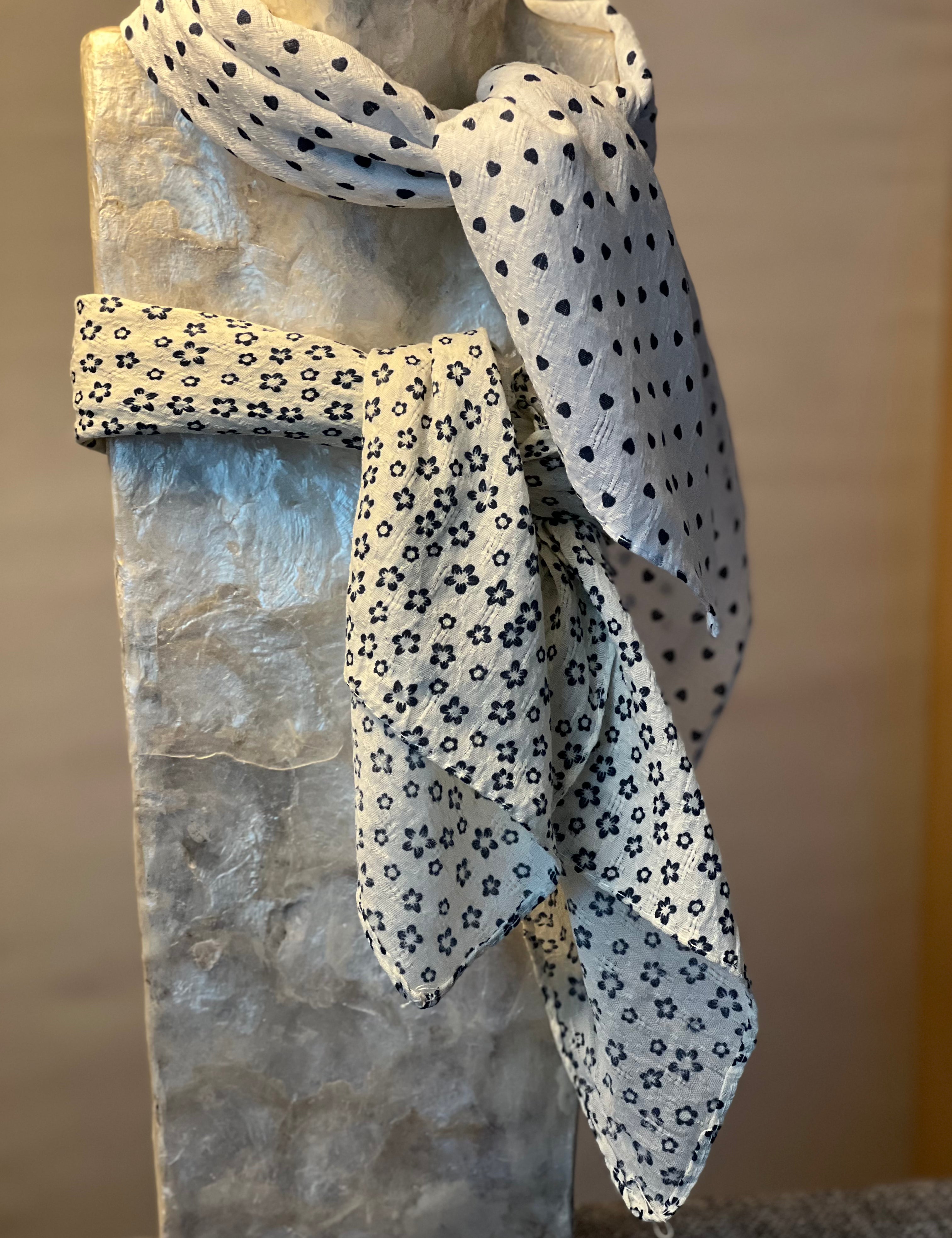 LA FINDS Ditzy Pattern Scarf on Simply Obsessed