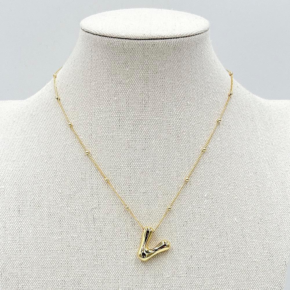 LA Finds Gold Bubble Letter Necklaces on Simply Obsessed
