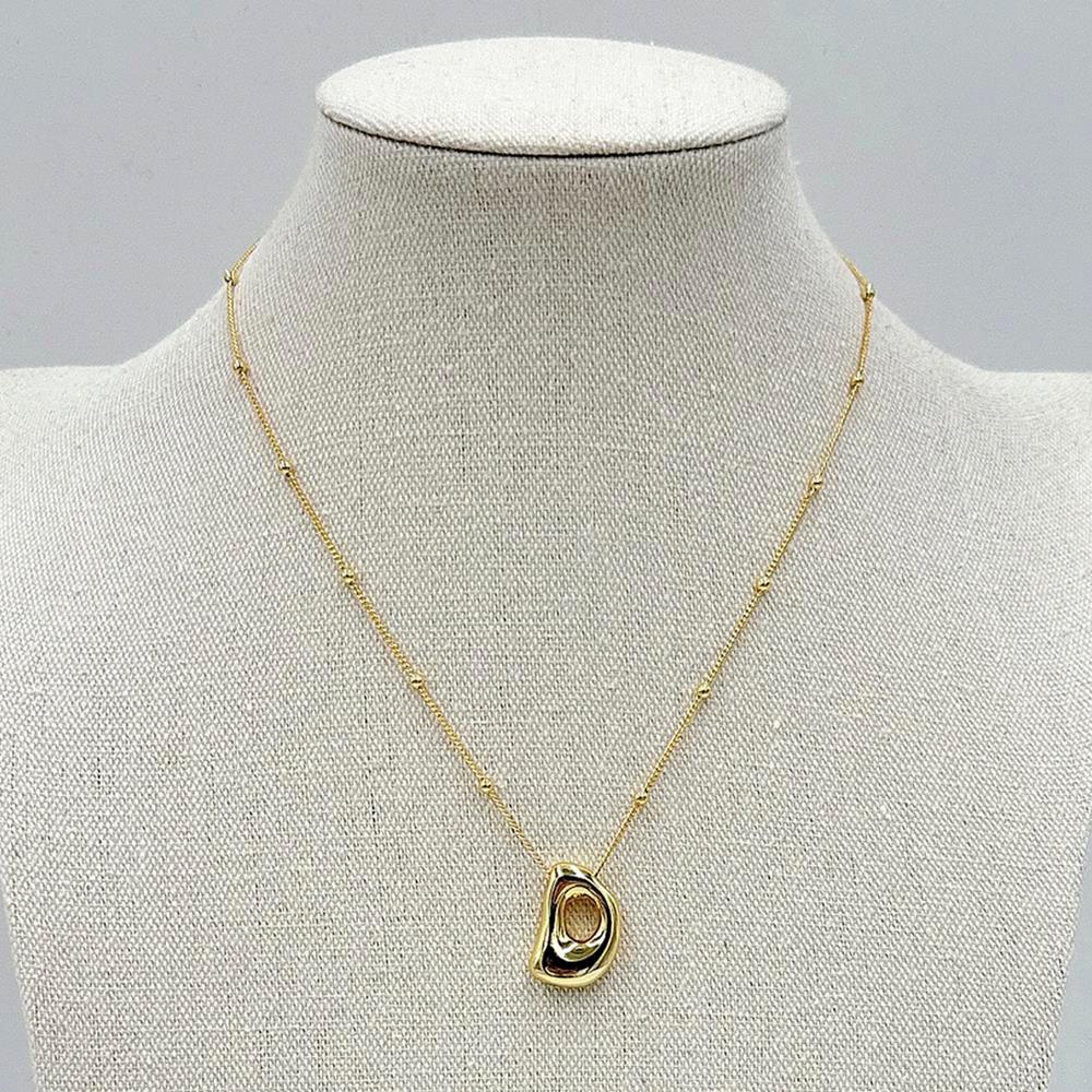 LA Finds Gold Bubble Letter Necklaces on Simply Obsessed