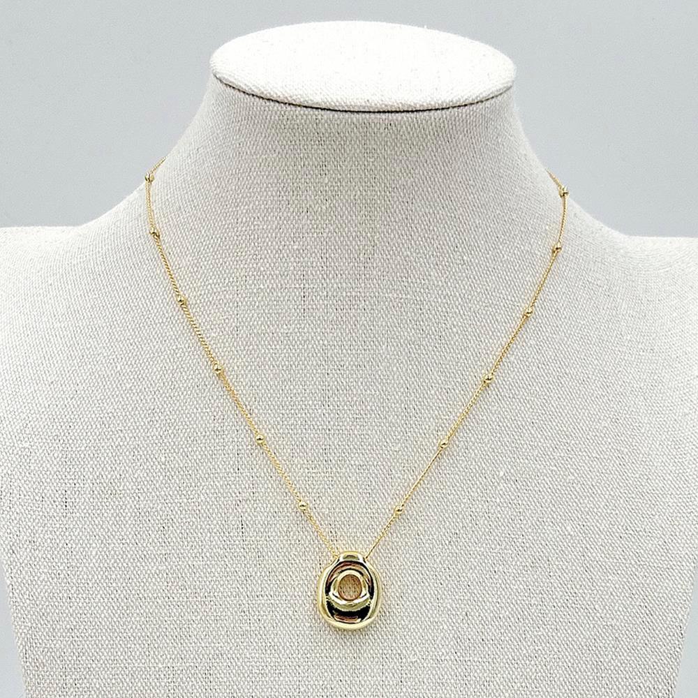 LA Finds Gold Bubble Letter Necklaces on Simply Obsessed
