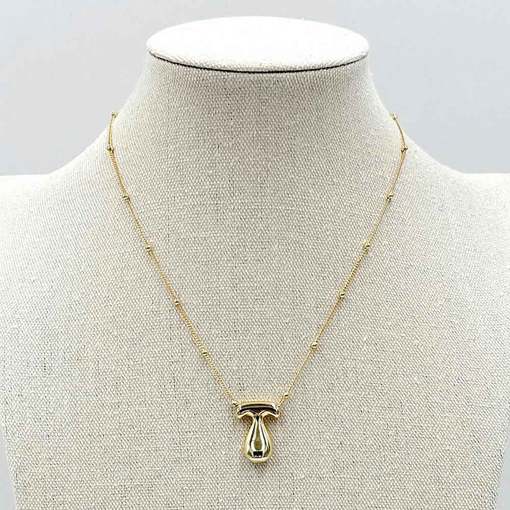 LA Finds Gold Bubble Letter Necklaces on Simply Obsessed