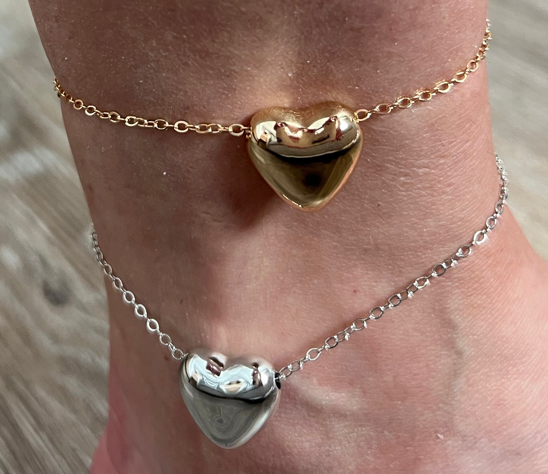 LA FINDS Puffy Heart Anklet on Simply Obsessed