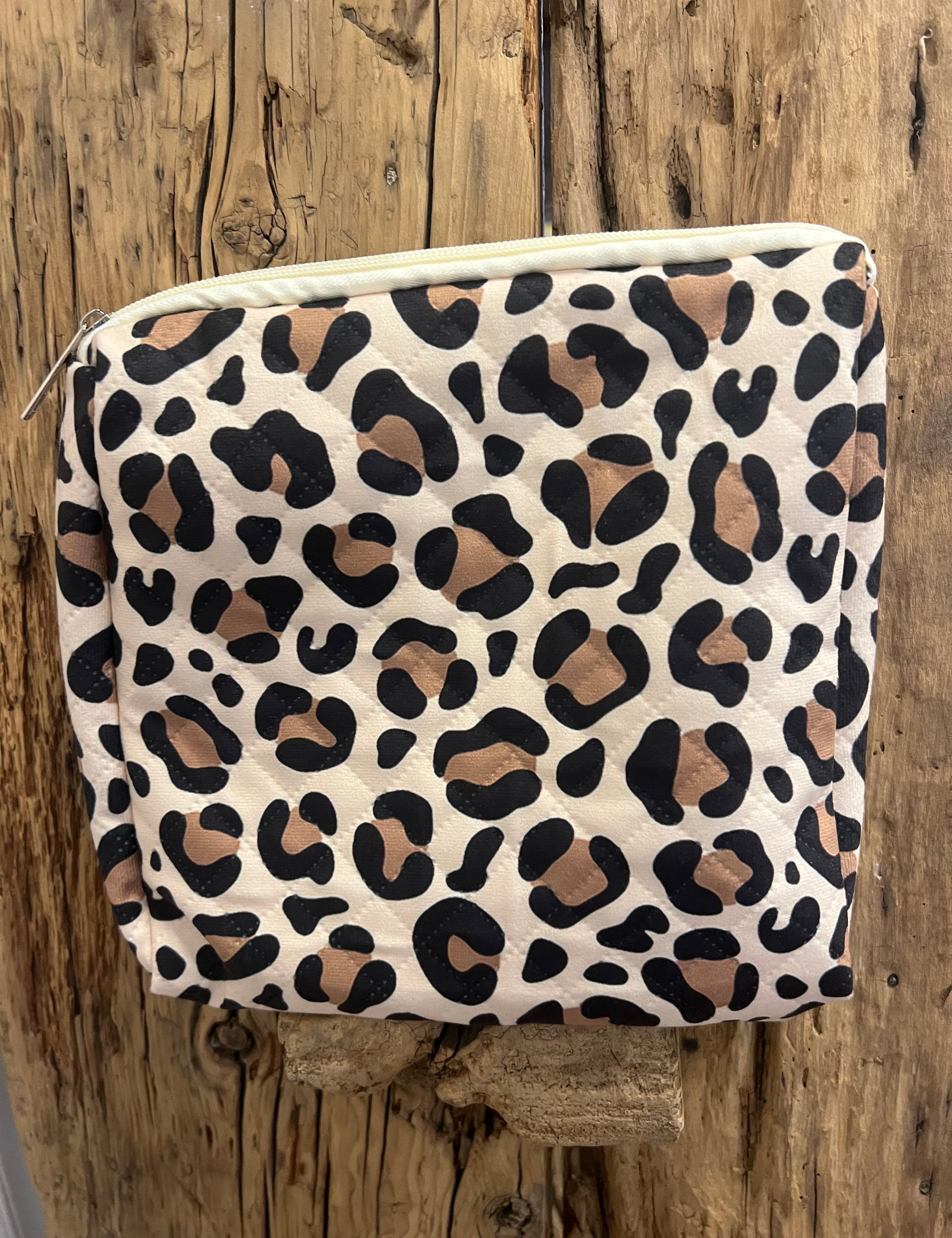 Leopard Makeup Bag on Simply Obsessed