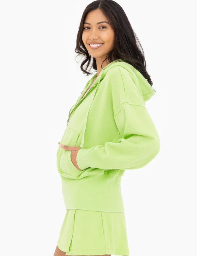  Tapered Sleeves - GREEN GLOW on Simply Obsessed