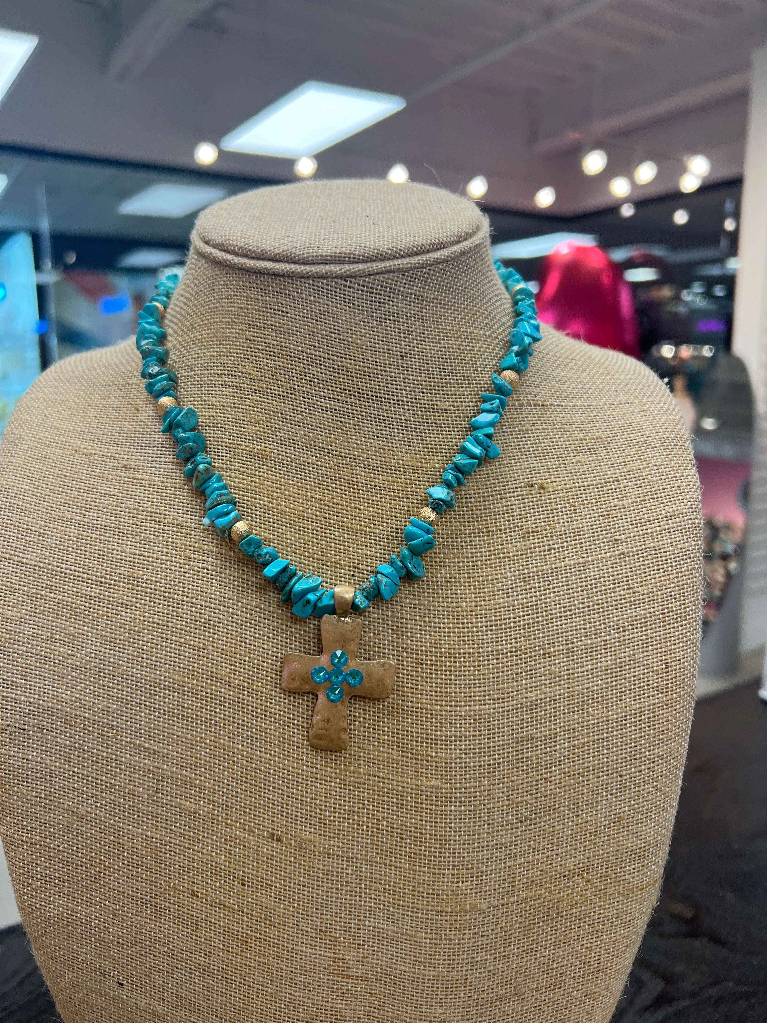 PINK PANACHE Turquoise Stone Beaded Necklace on Simply Obsessed