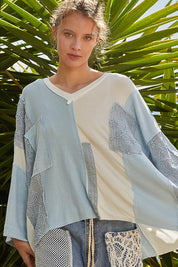 POL Oversized V-Neck Patchwork Top - WHITE/BLUE on Simply Obsessed