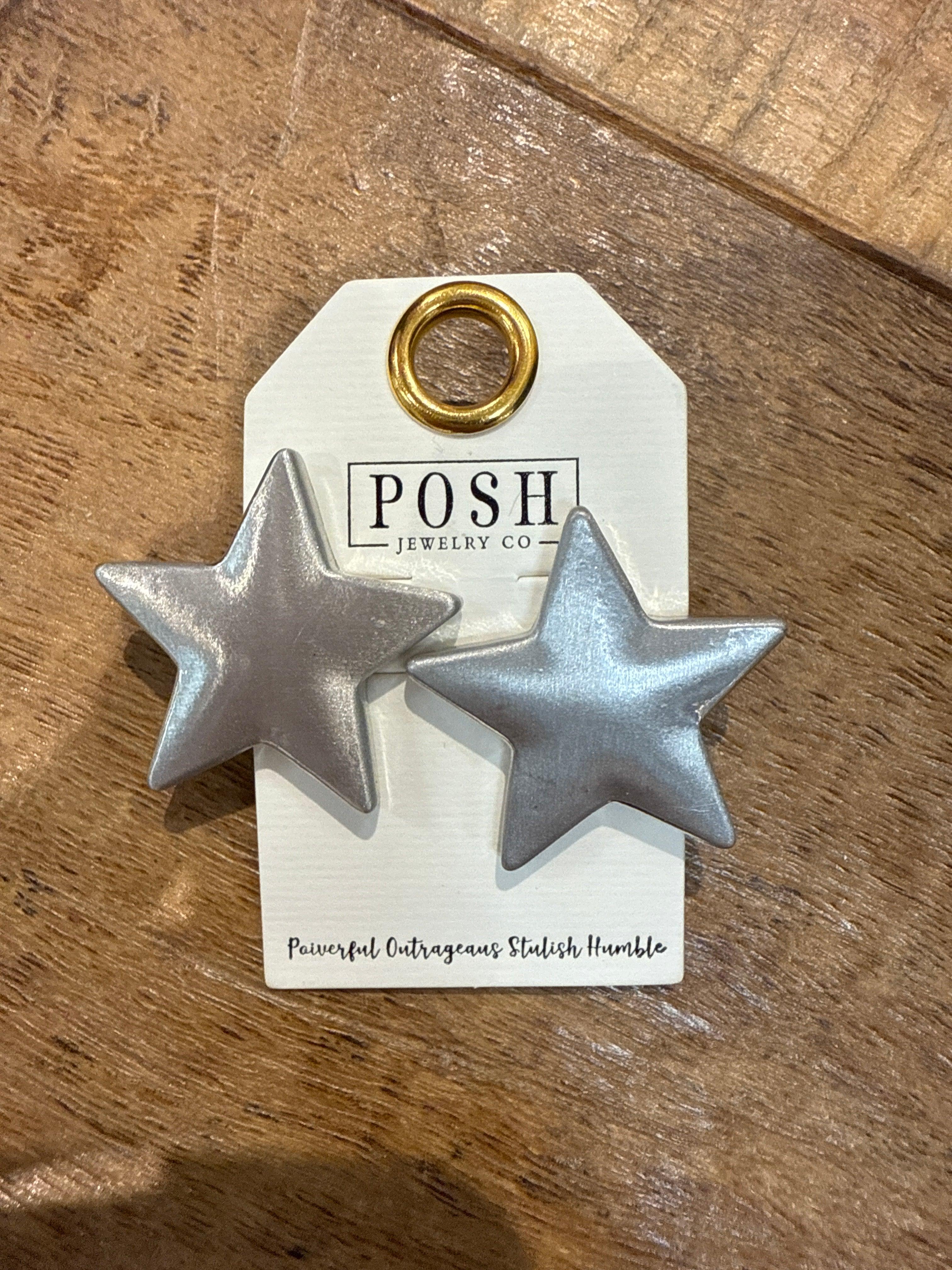 POSH Metal Star Studs on Simply Obsessed