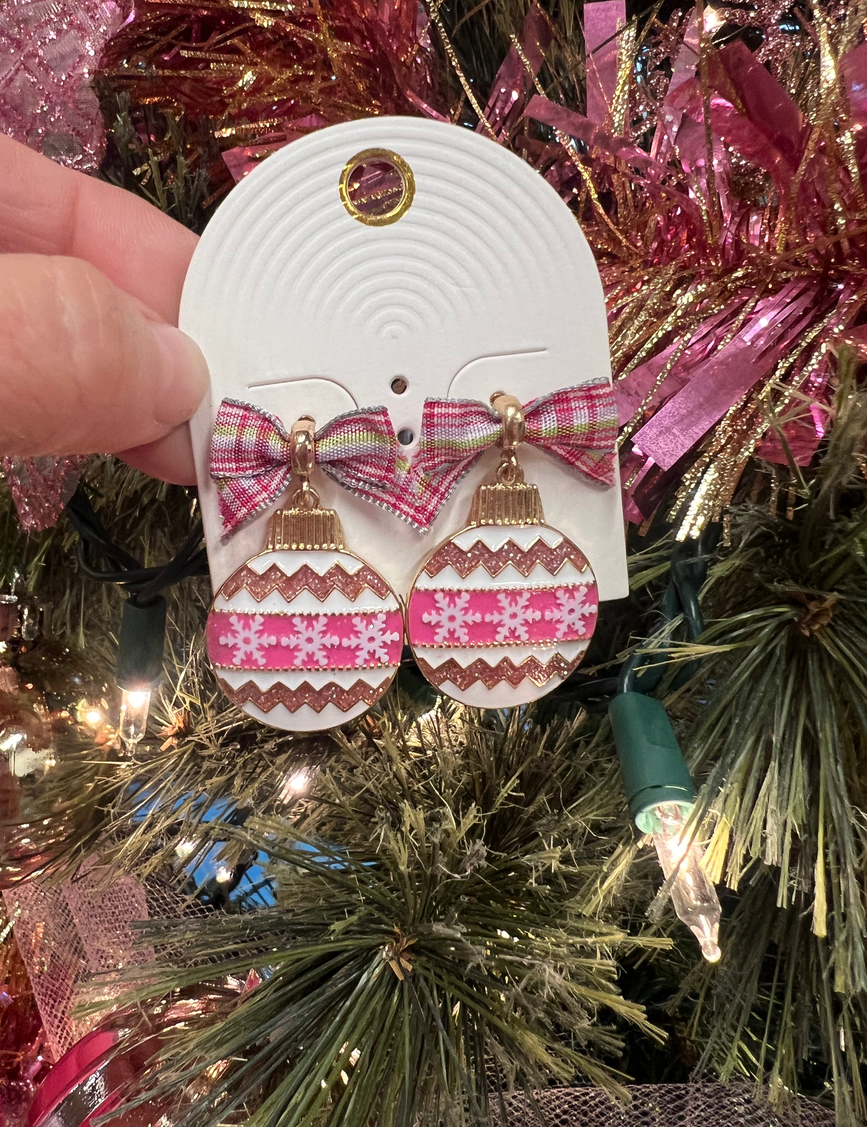 Ribbon Ornament Earrings on Simply Obsessed
