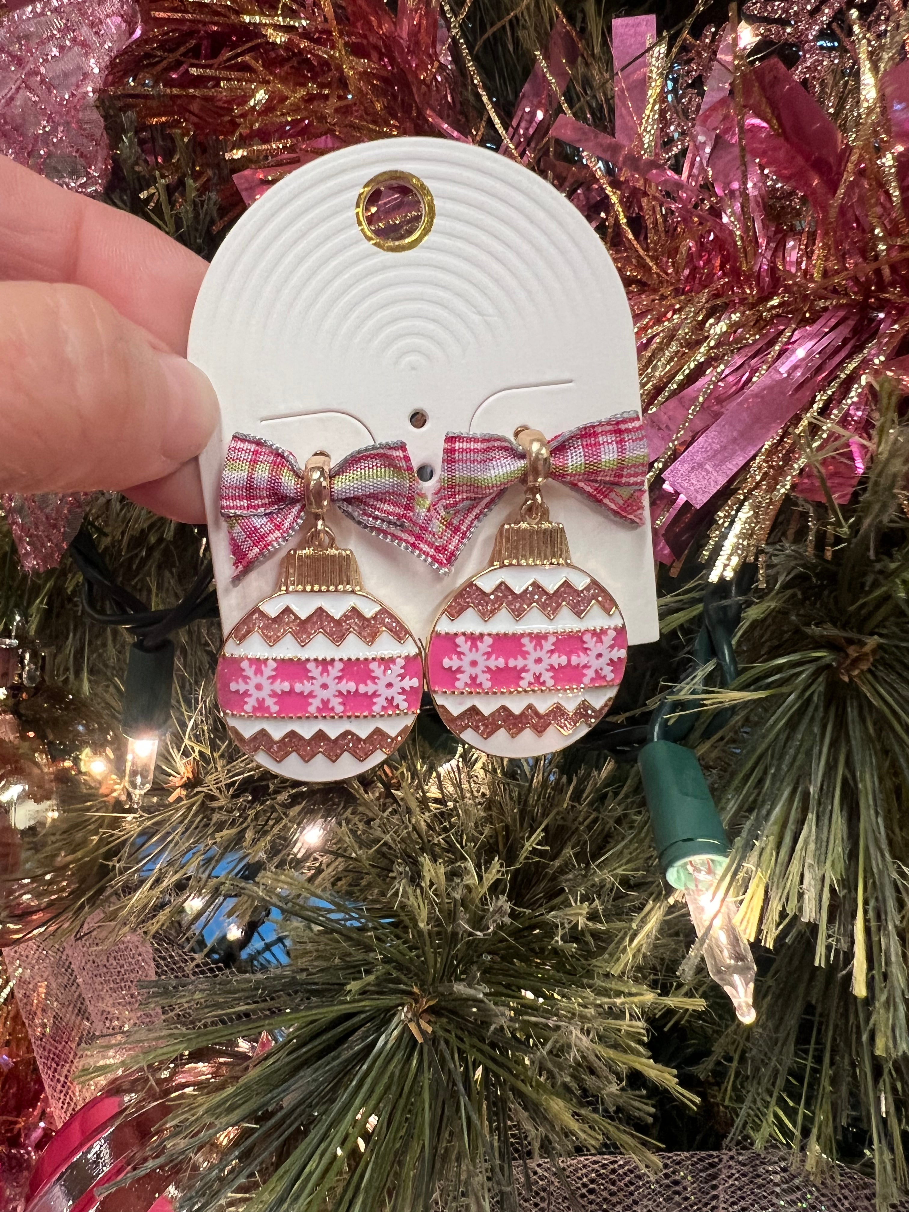 Ribbon Ornament Earrings on Simply Obsessed