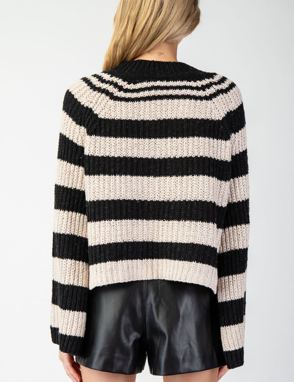 EESOME Striped Bell Sleeve Sweater * Vegas Lives* on Simply Obsessed
