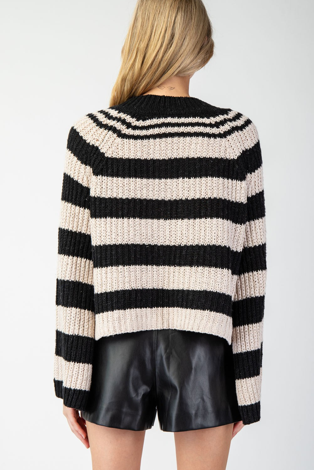 EESOME Striped Bell Sleeve Sweater * Vegas Lives* on Simply Obsessed