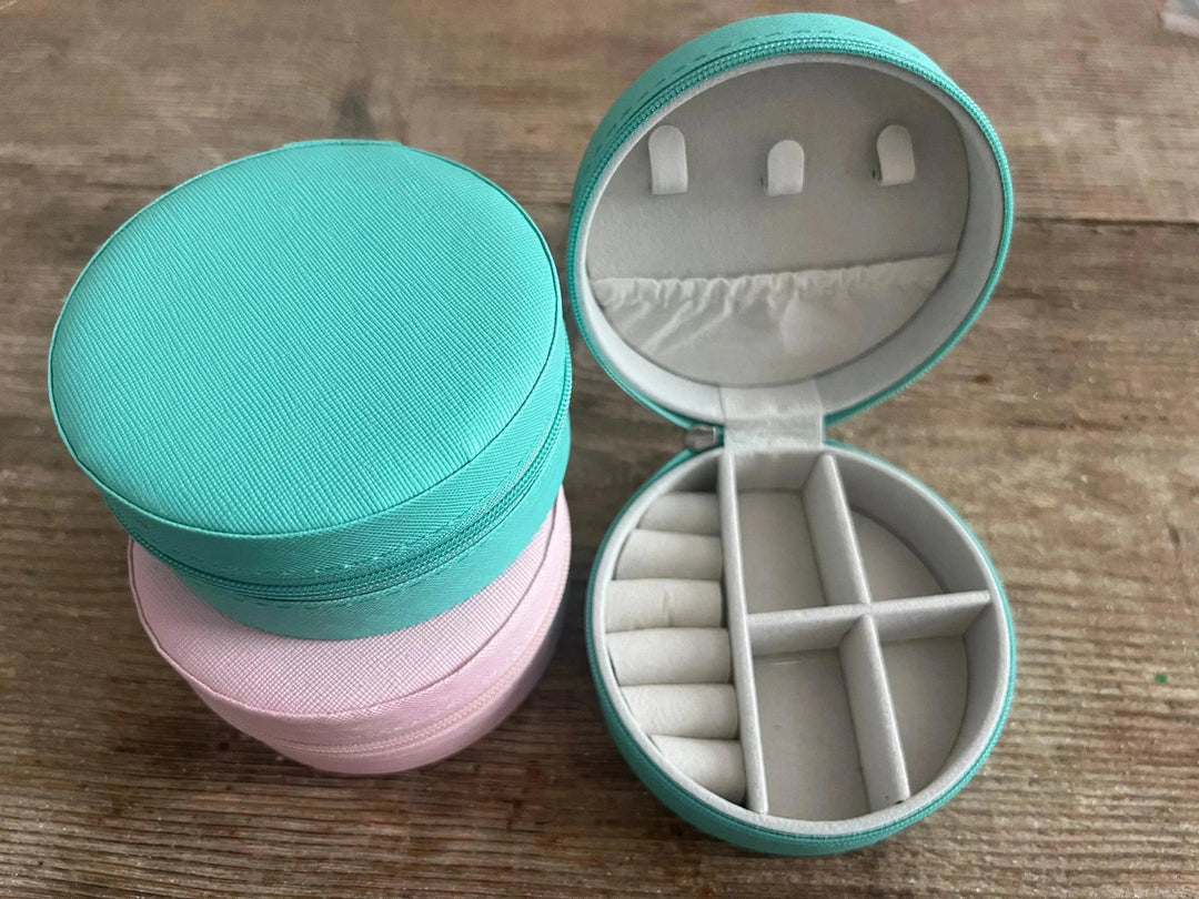 Travel Jewelry Box on Simply Obsessed