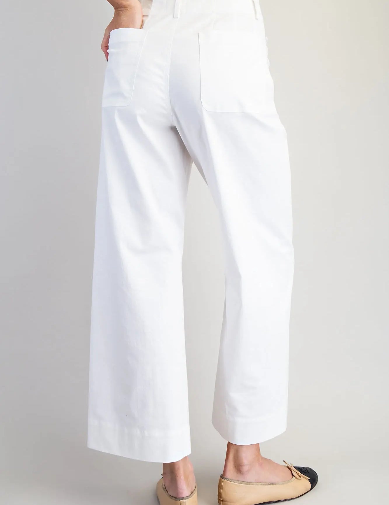 white_back.webp