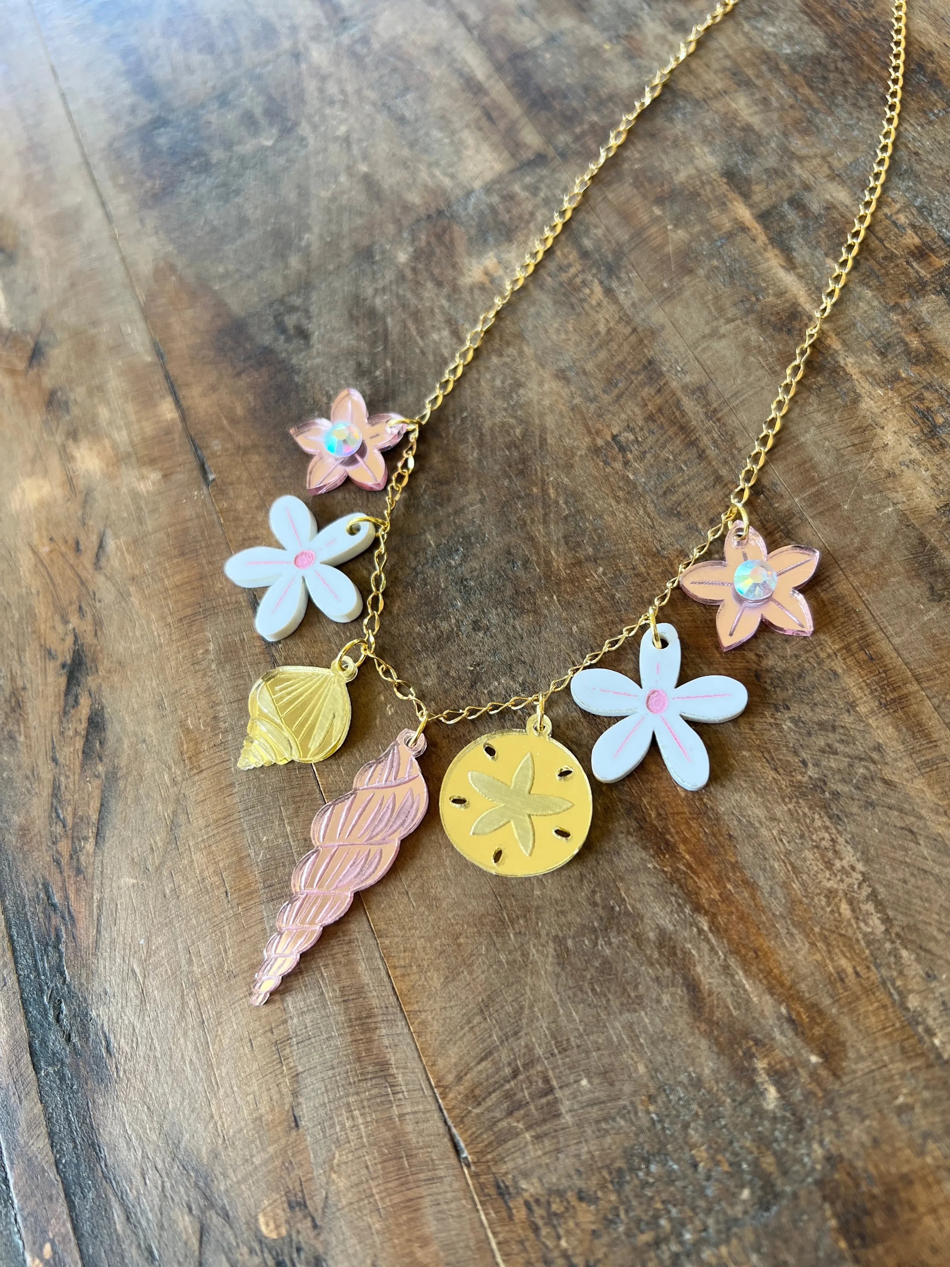 WS: Coastal Babe Charm Necklace on Simply Obsessed