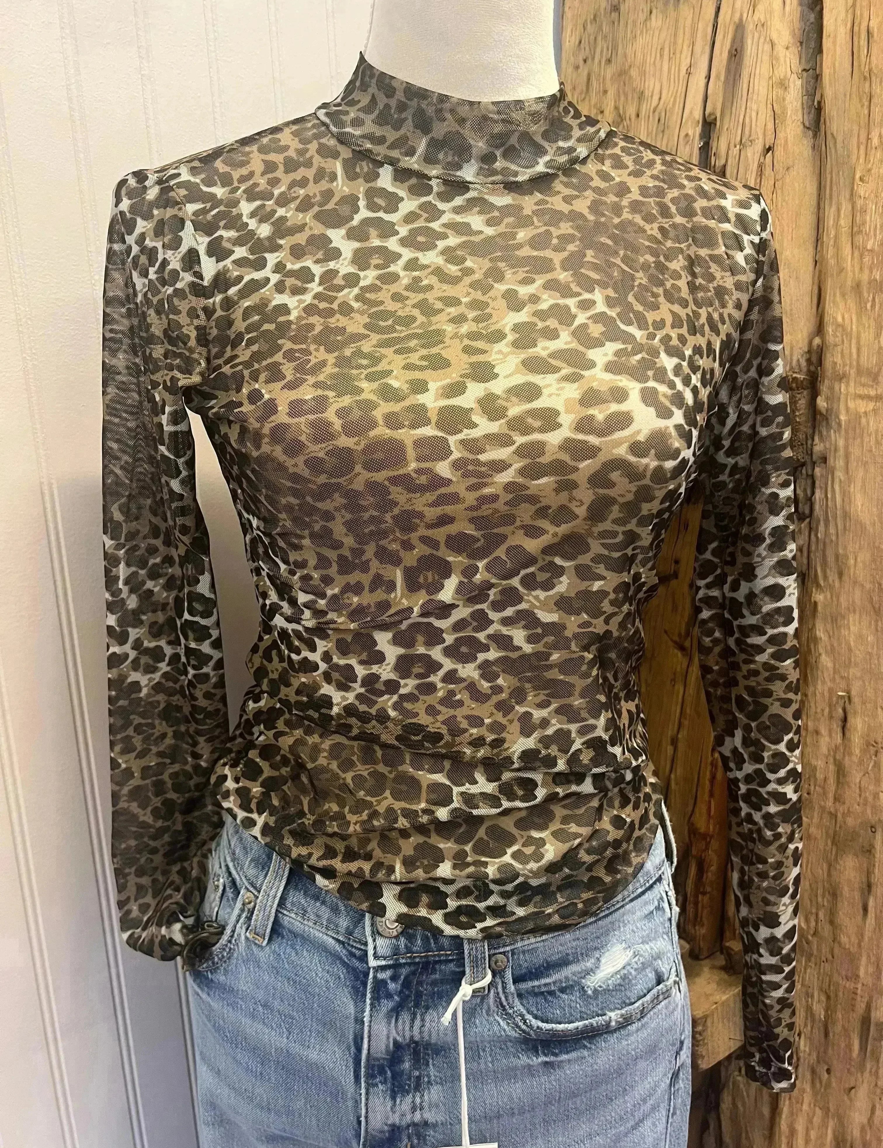 WS: Leopard Mesh Top (One Size) on Simply Obsessed