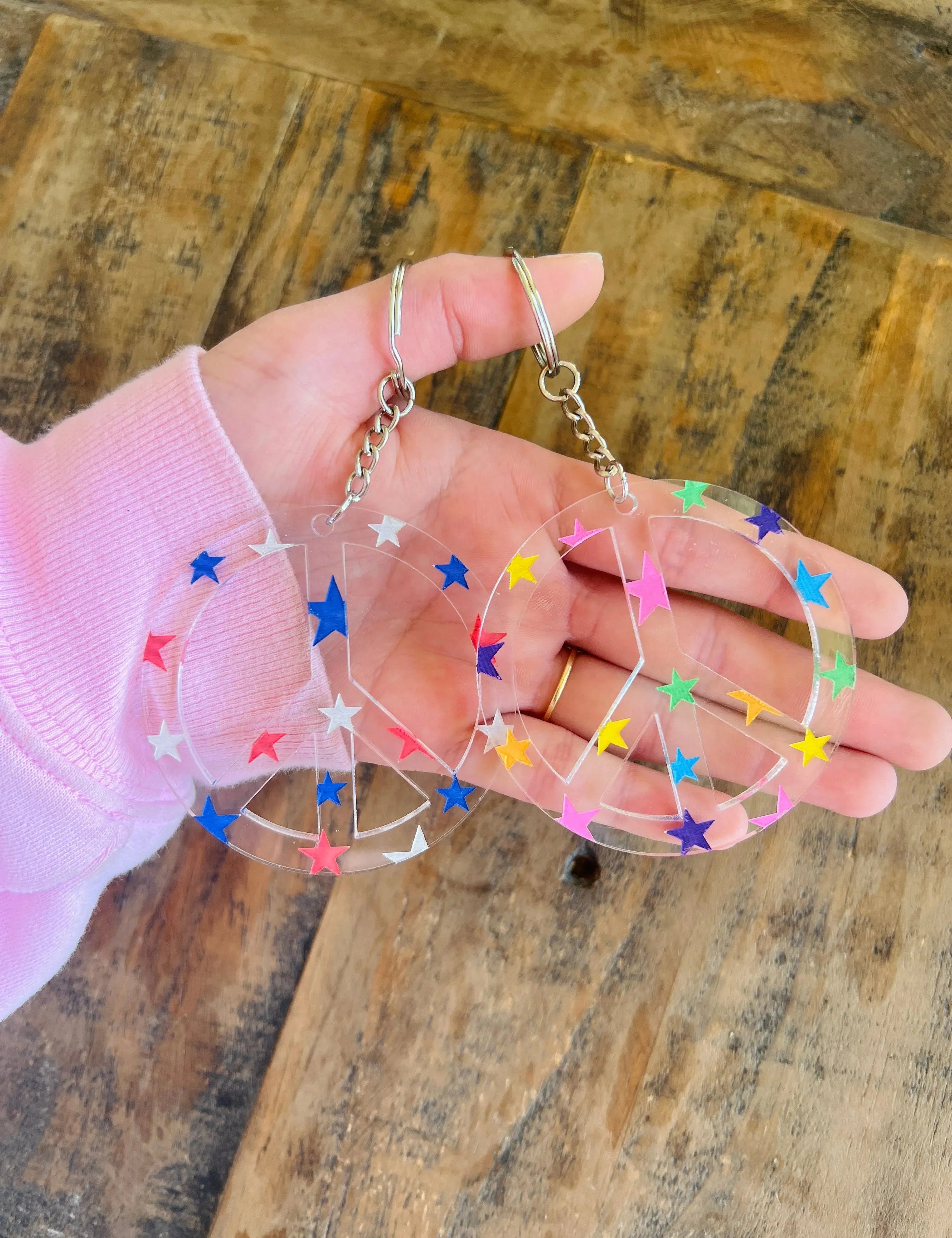 WS: Star Peace Sign Keychain on Simply Obsessed