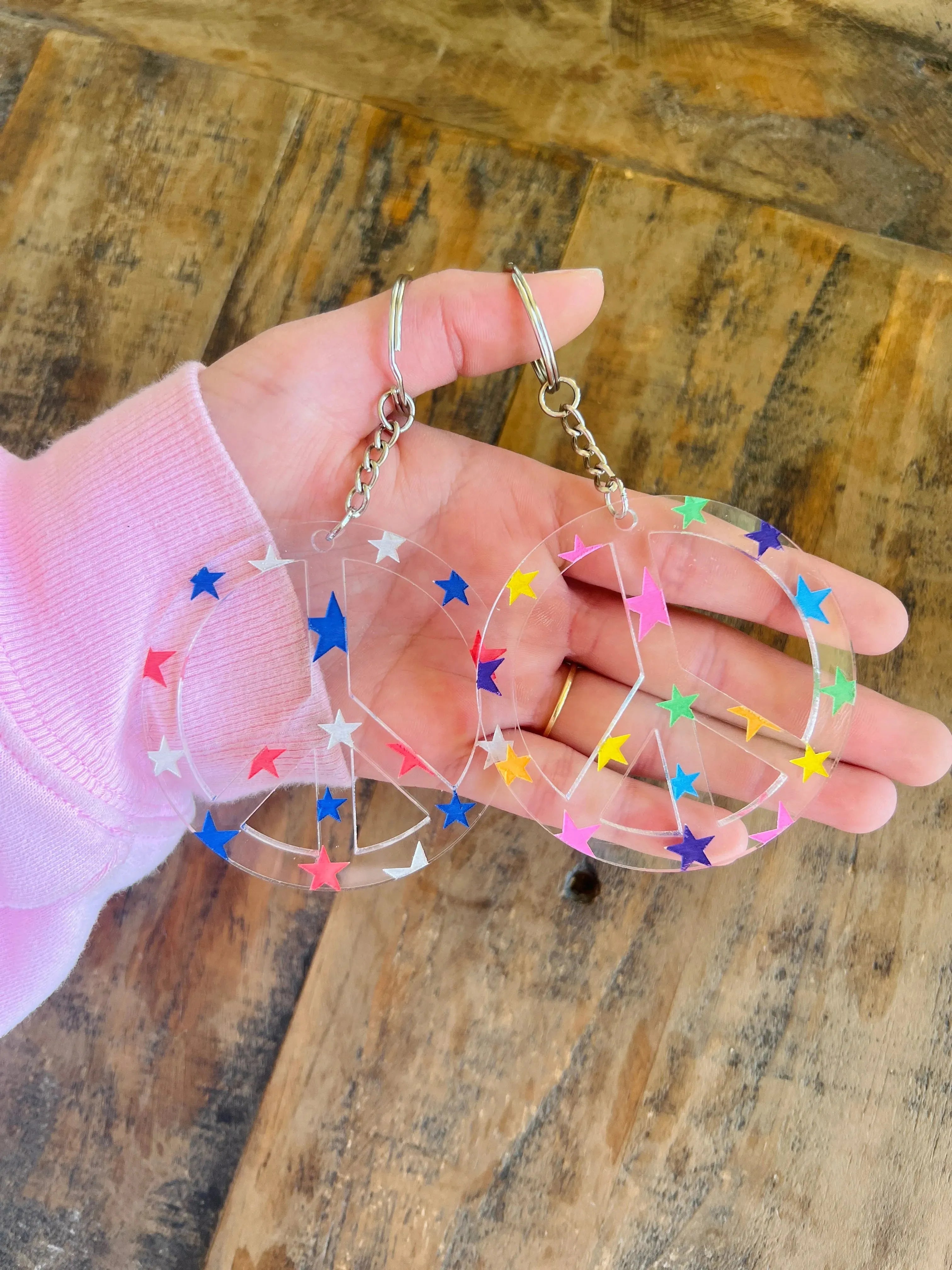 WS: Star Peace Sign Keychain on Simply Obsessed