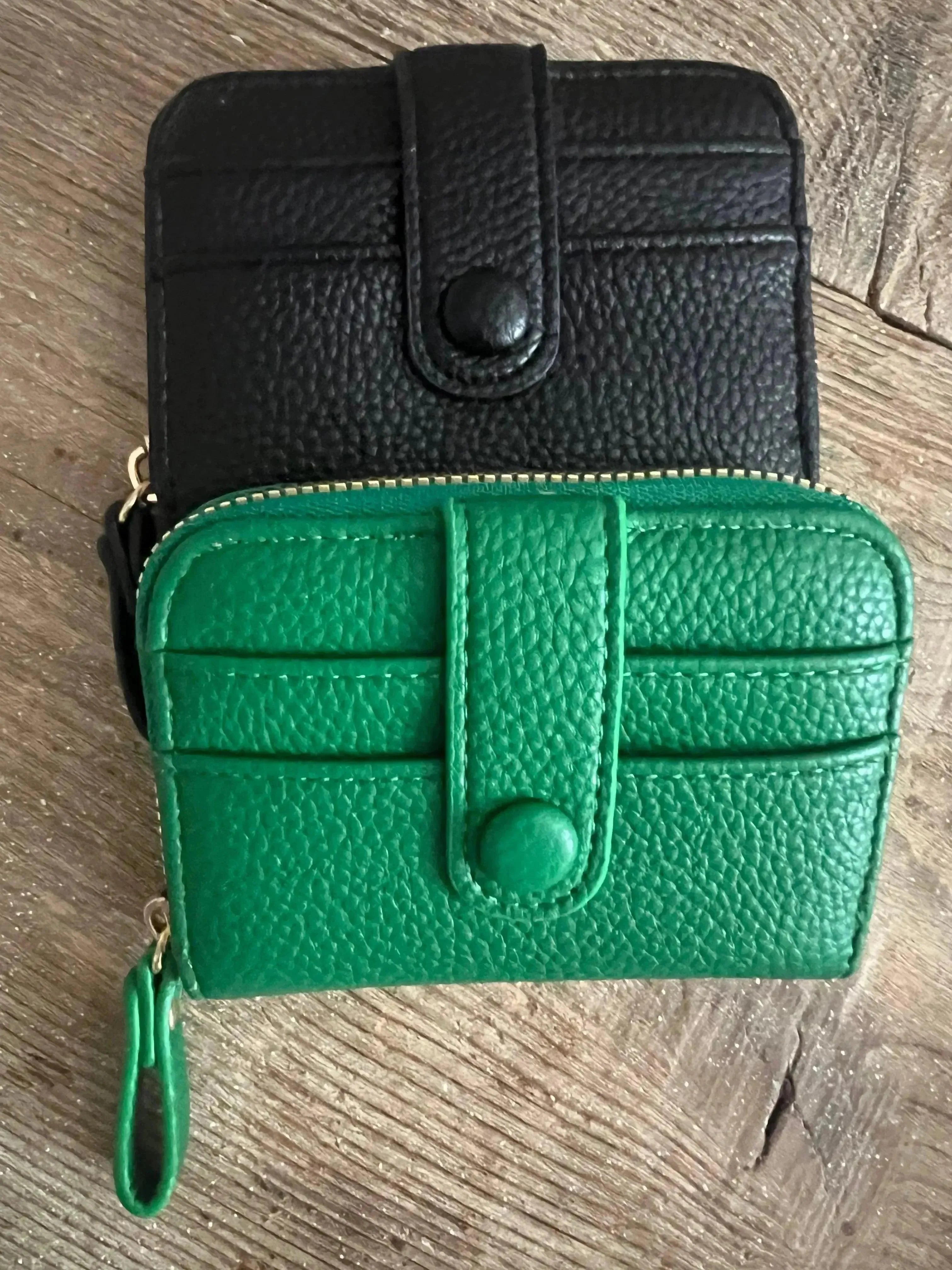 Zippered Card Holder on Simply Obsessed